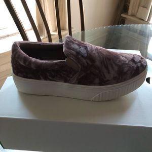 Fabletics Pier Platform Velvet Mauve slip-ons